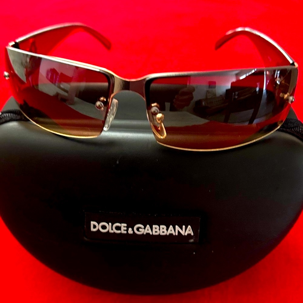 Dolce & Gabbana Brown Gradient Rimless Sunglasses - Picture 2 of 14